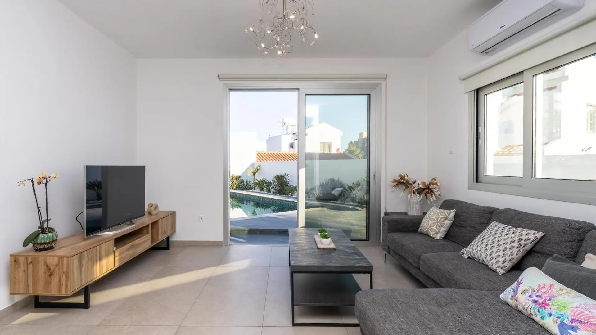 Villa Mediterranean Oasis Protaras